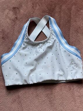 SPORTS BRA IN WHITE
